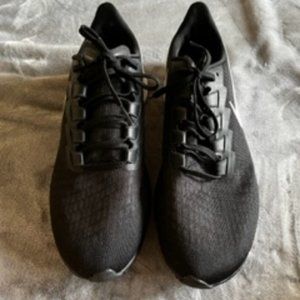 Mens Nike running shoes